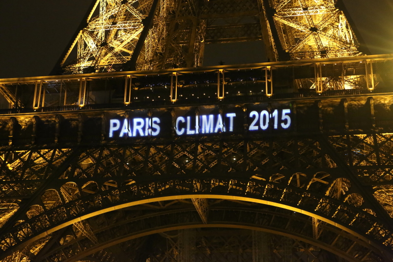 2016/08/paris_eiffel_tower_climate.jpg