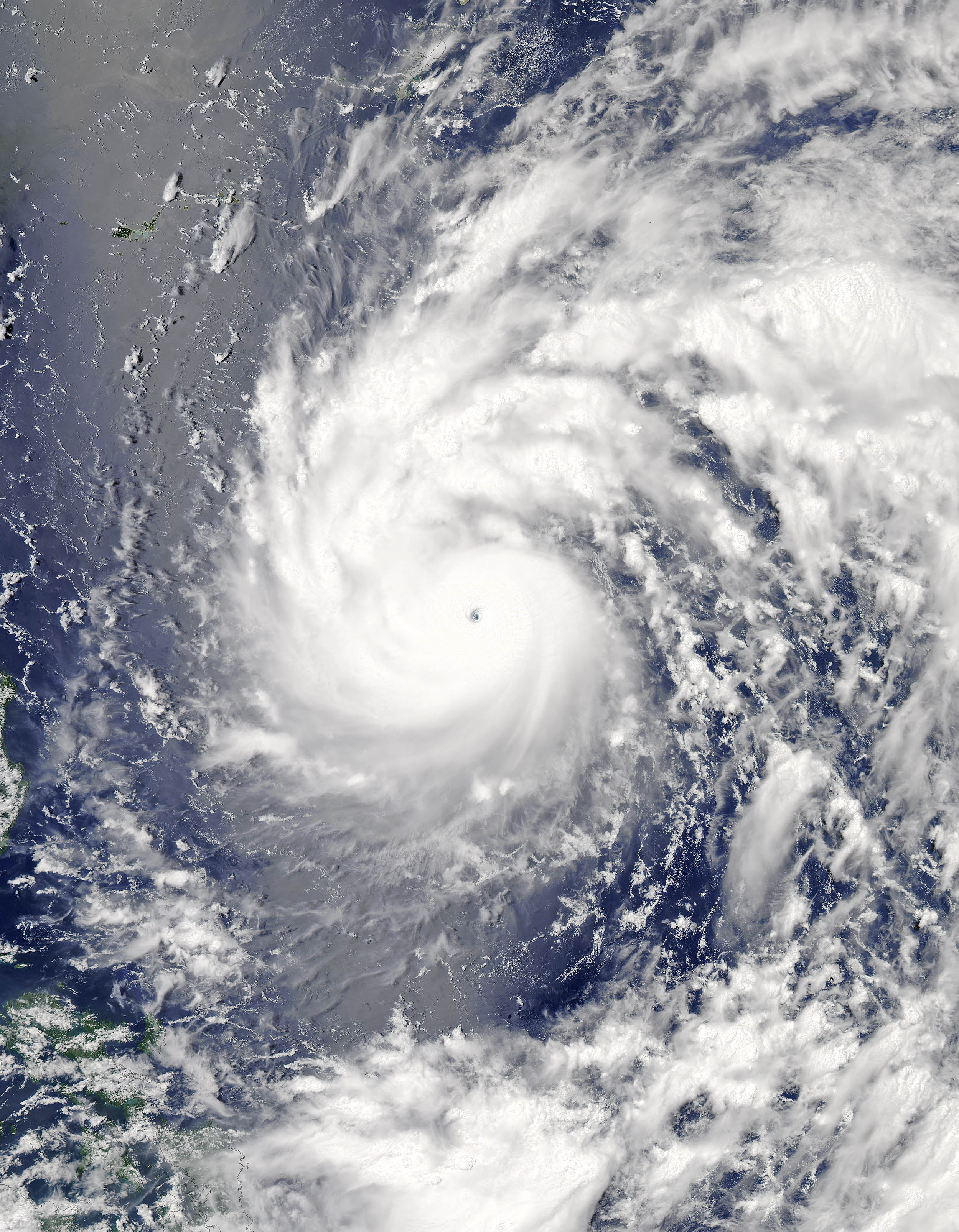 2016/08/Typhoon-Nepartak_1big_modis_nasa.jpg