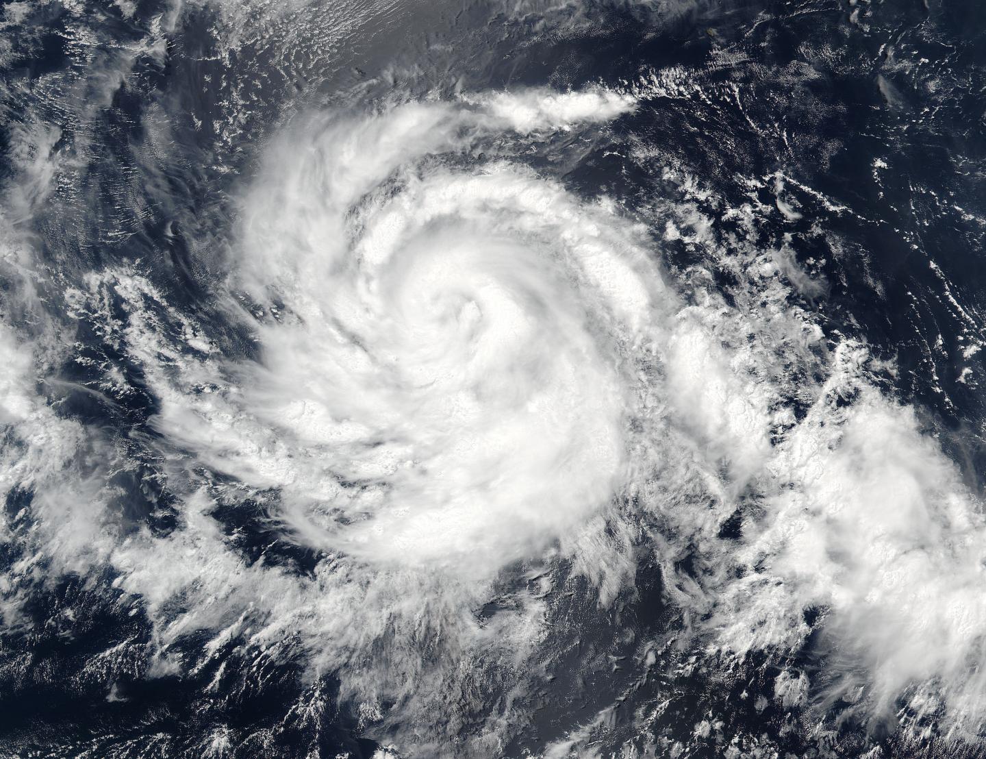 2016/08/hurricane-blas_1big_suomi-npp_nasa.jpg