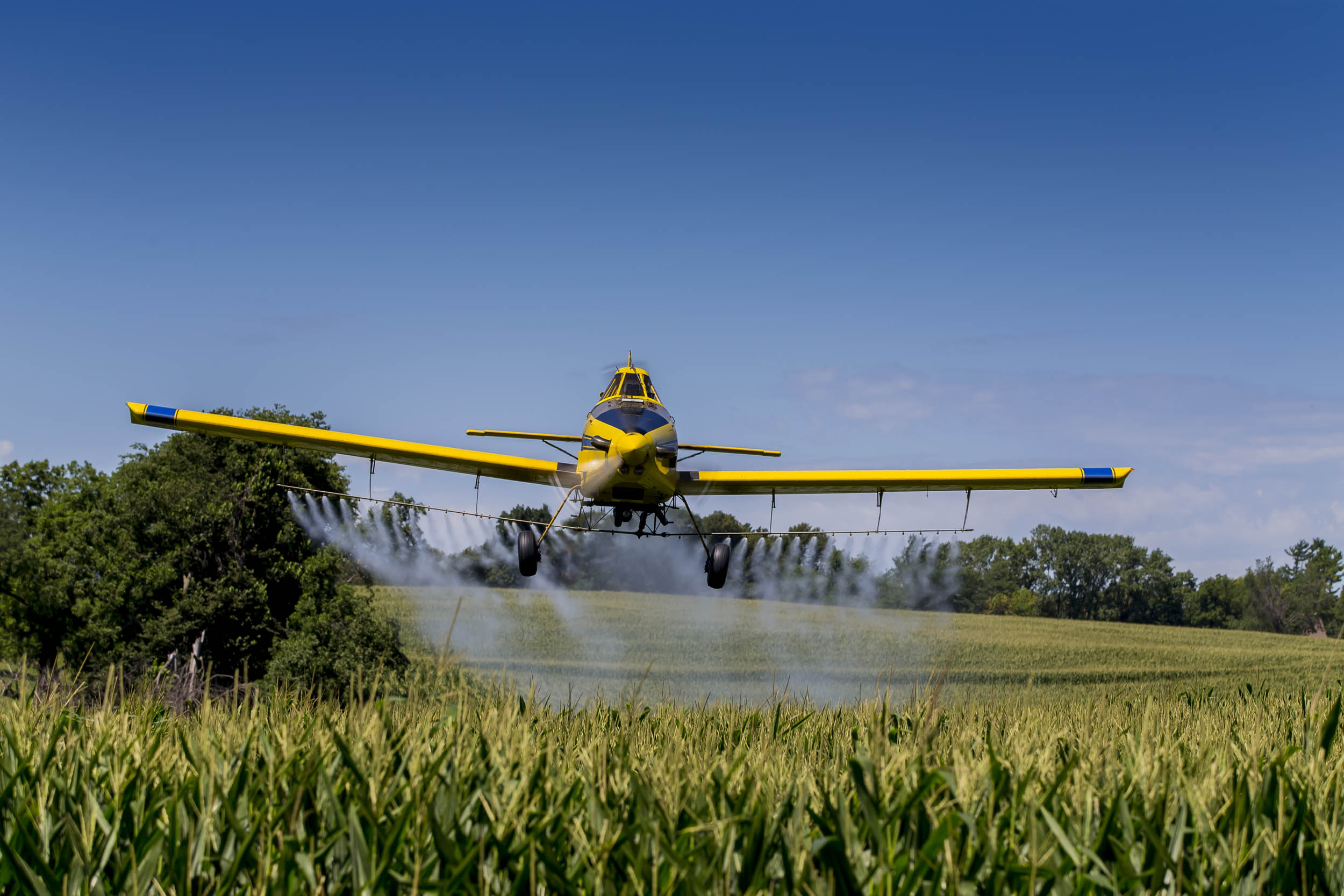 2016/08/herbicides-airplane-farm_1big_stock.jpg
