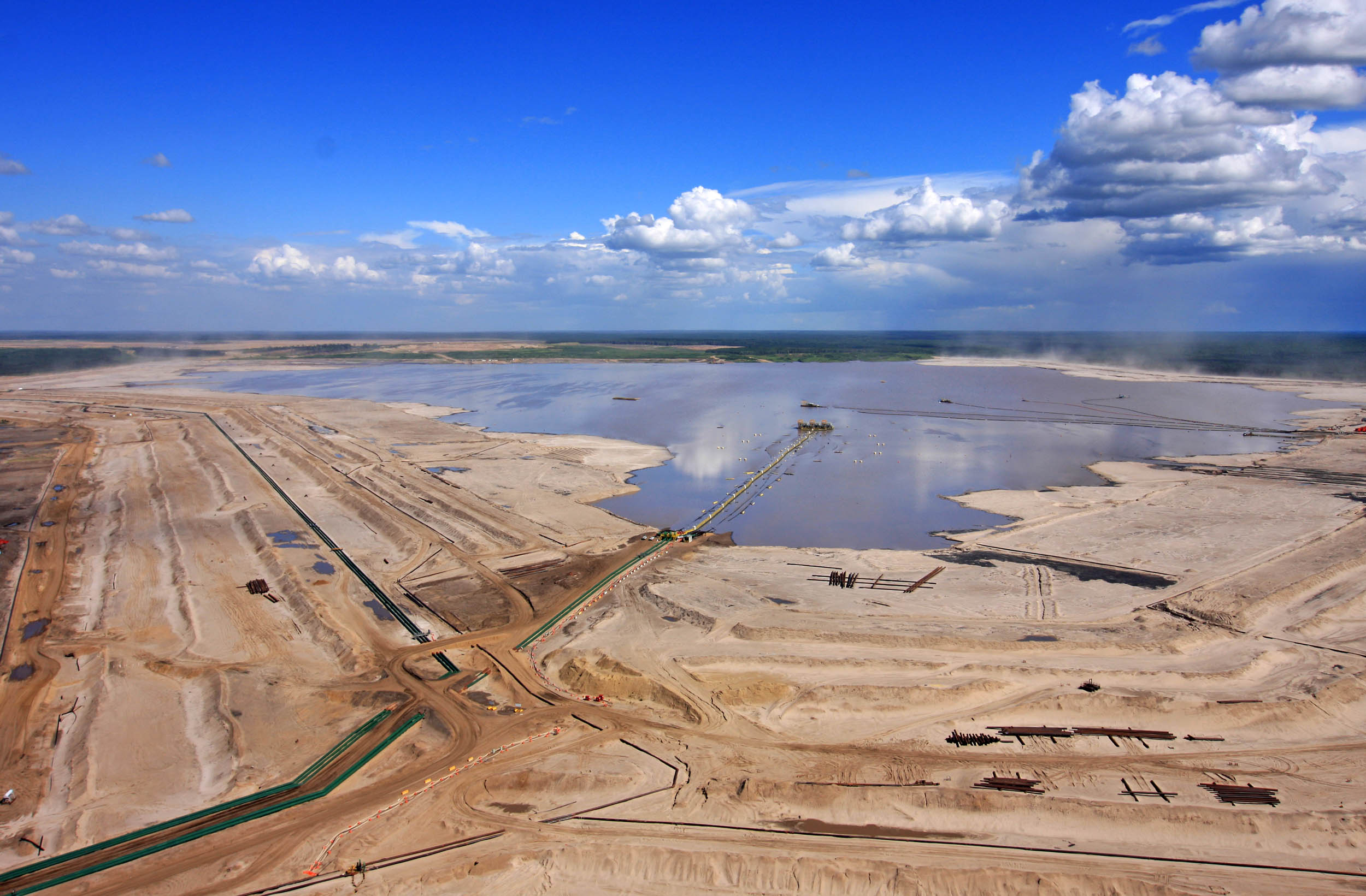 2016/08/oil-sands-operations-alberta_1big_stock.jpg