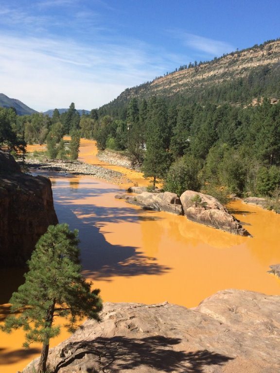 2016/08/colorado-river-mine-sludge_2big_ap.jpg
