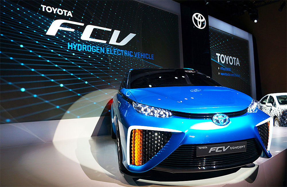 2016/08/toyota-fuel-cell-vehicle_1big_AP.jpg