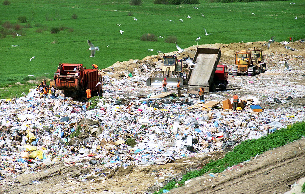 2016/08/landfill_1big_stock.jpg
