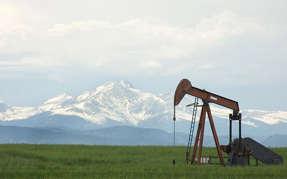 2016/08/oil_colorado_AP.jpg