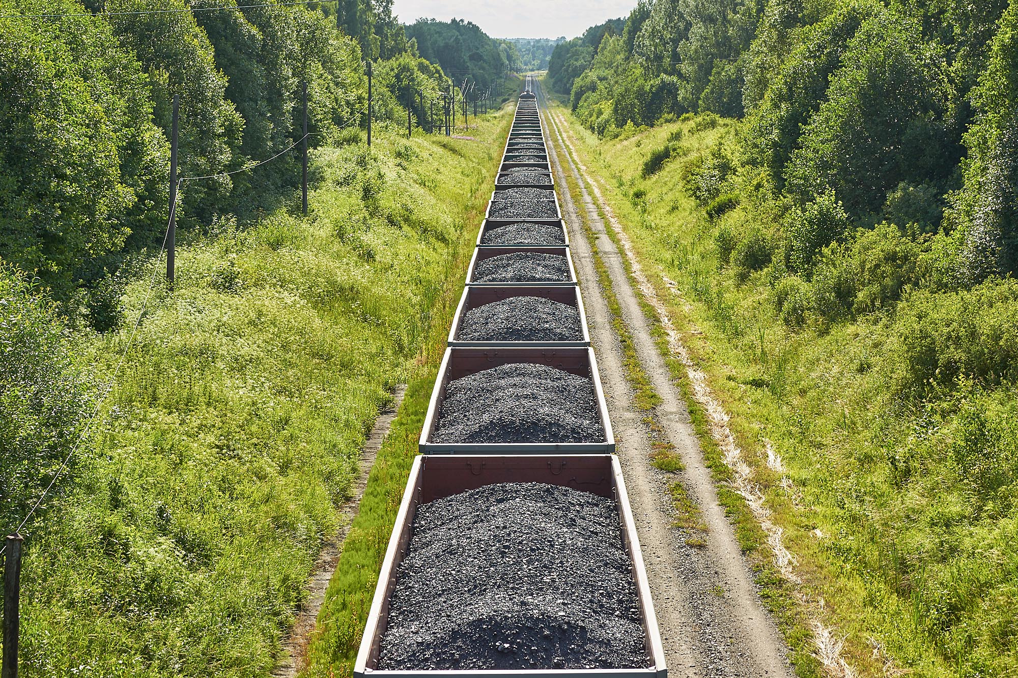 2016/09/coal-transport_1big_stock.jpg