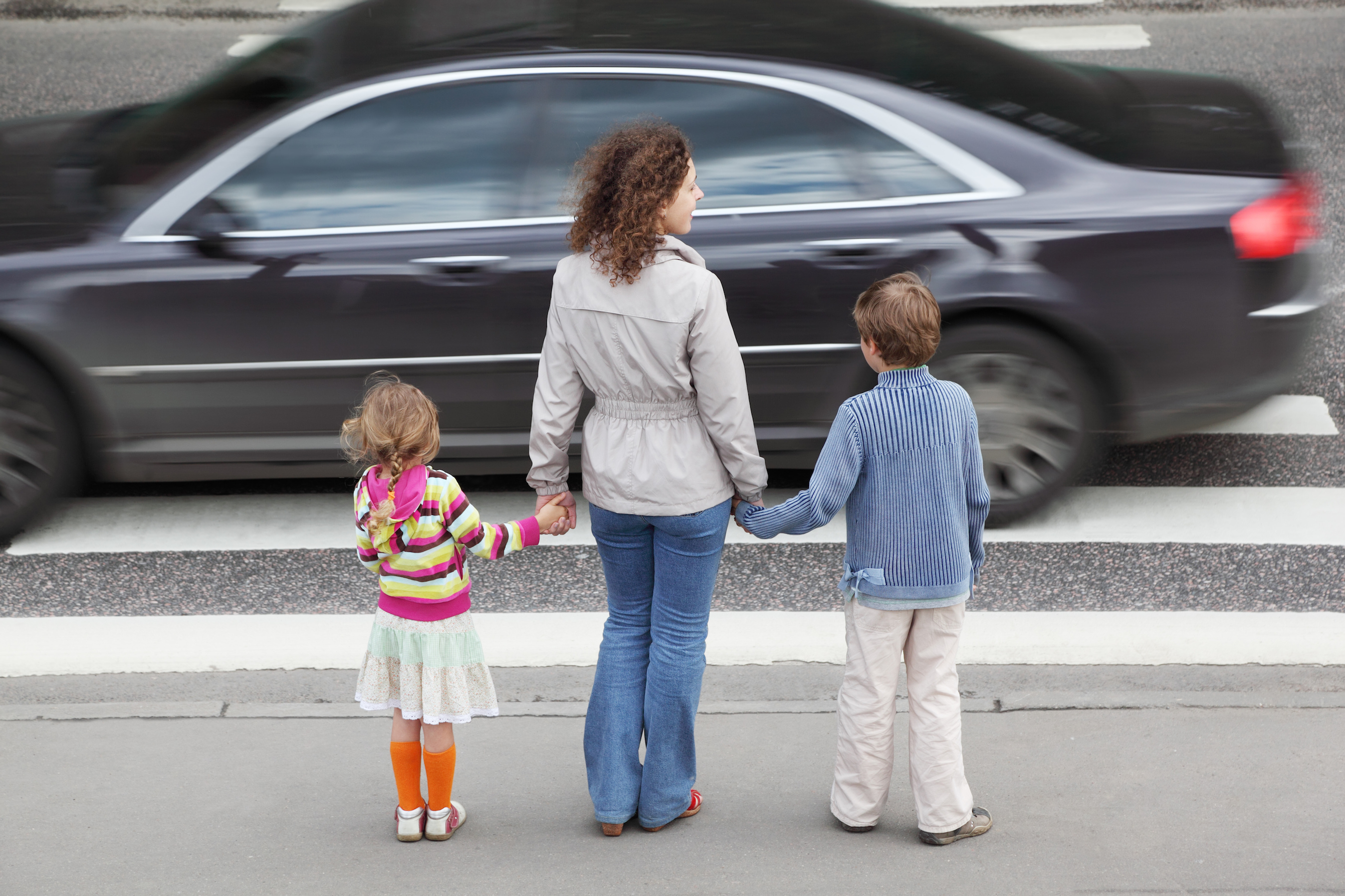 Why do children have such a hard time crossing the street safely?