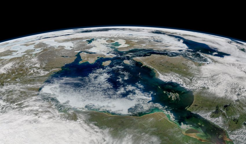 Lingering sea ice on the Hudson Bay