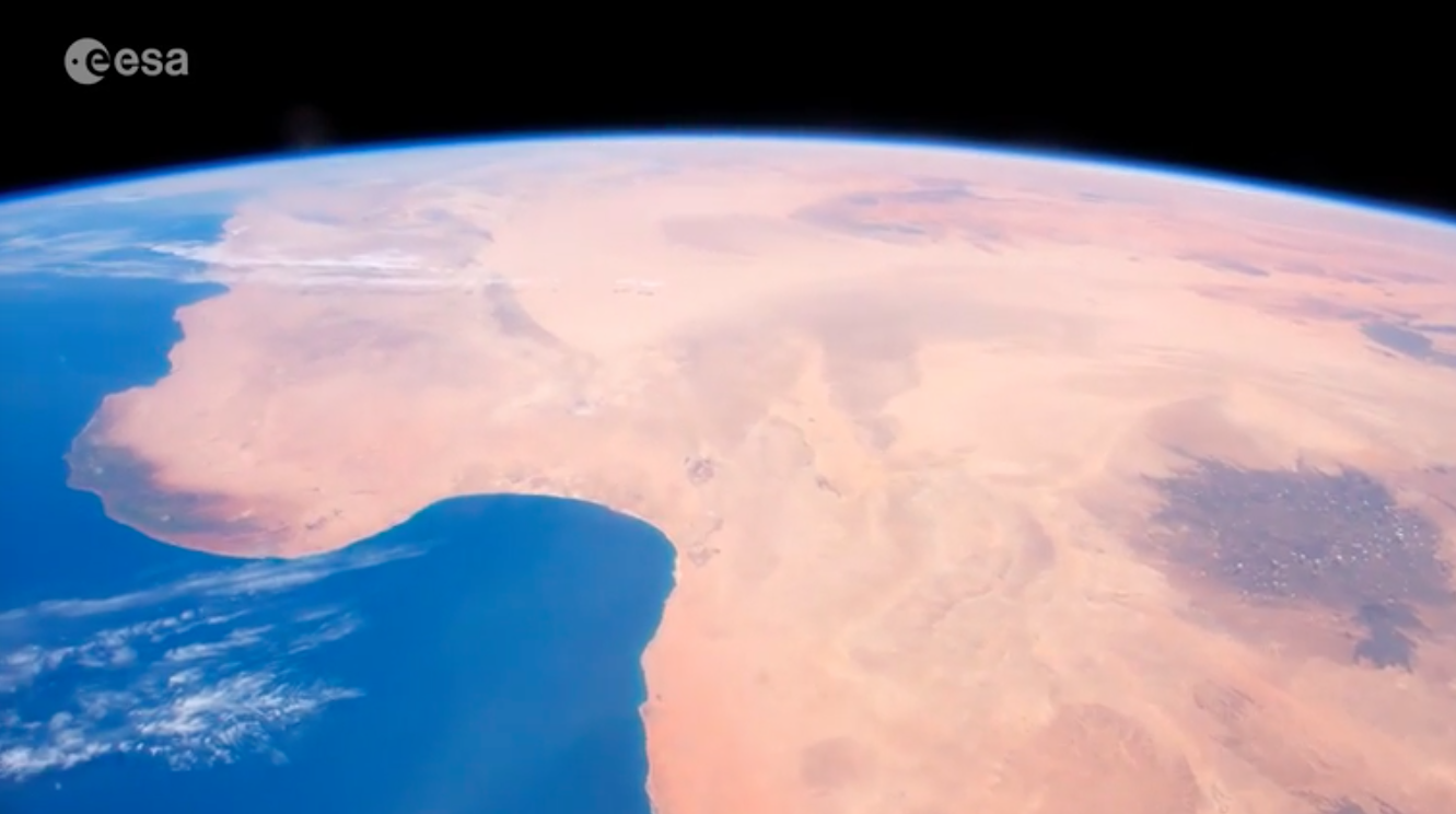 The colors of Earth