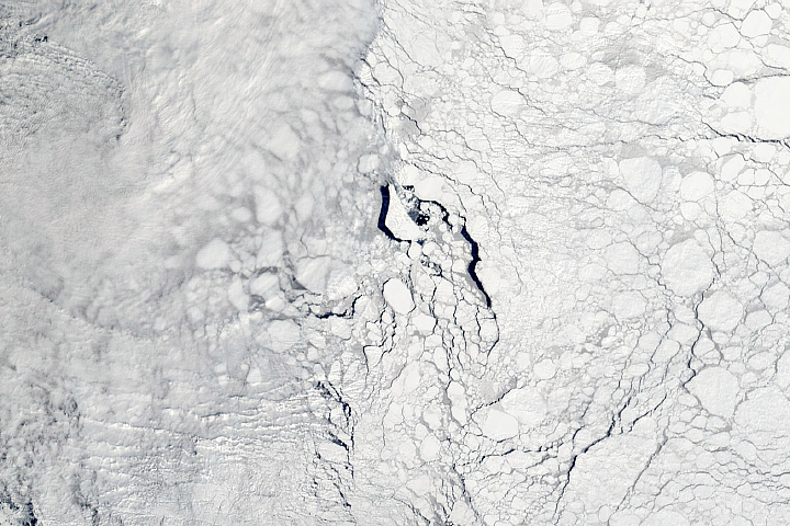 ICESat-2 detects ice elevation differences within centimeters