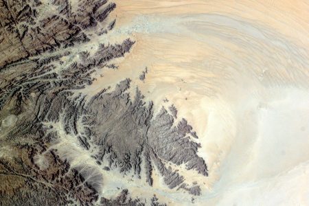 2019/02/yemendunes_earthkam_2017304_lrg.jpg