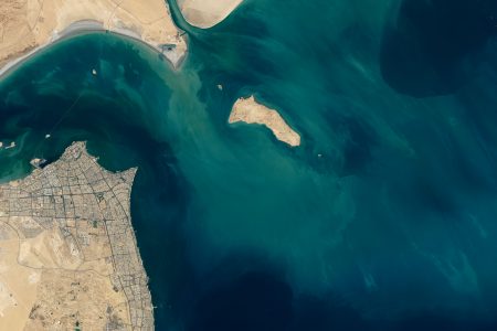 2019/09/kuwaitcauseway_oli_2019251_lrg.jpg