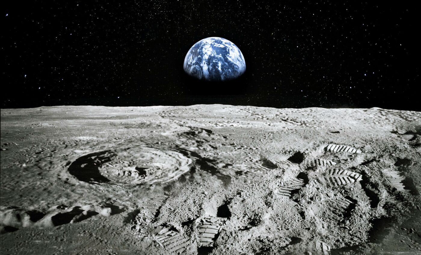 Carbon dioxide cold traps found on the moon