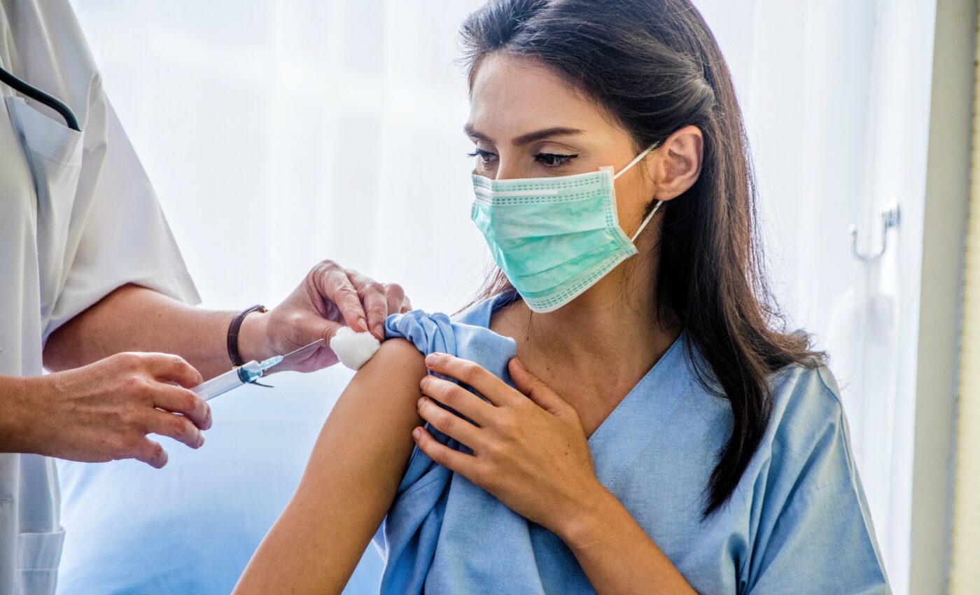 COVID-19 antibody levels are highest in women after vaccination