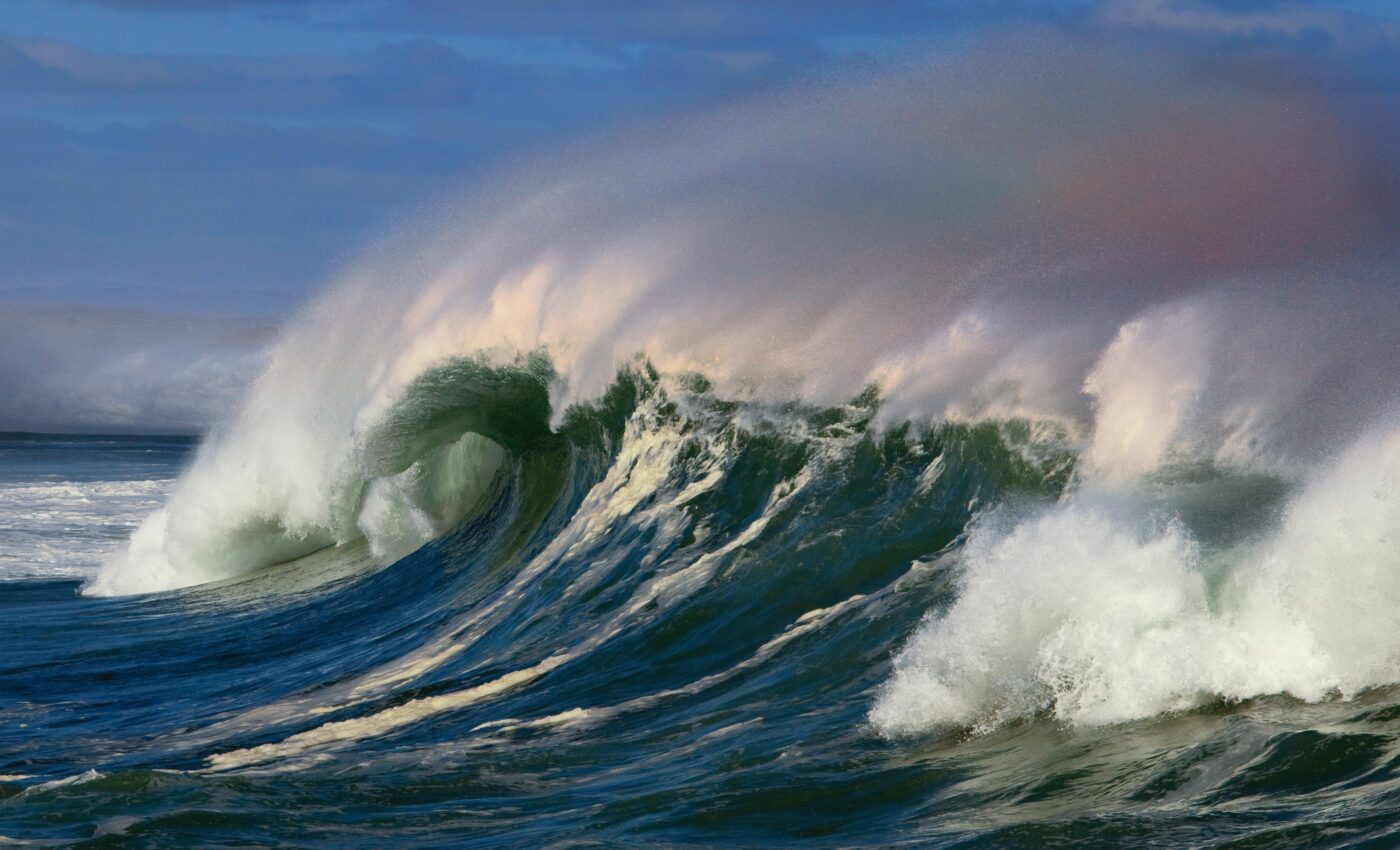 Tsunamis are preceded by changes in magnetic fields