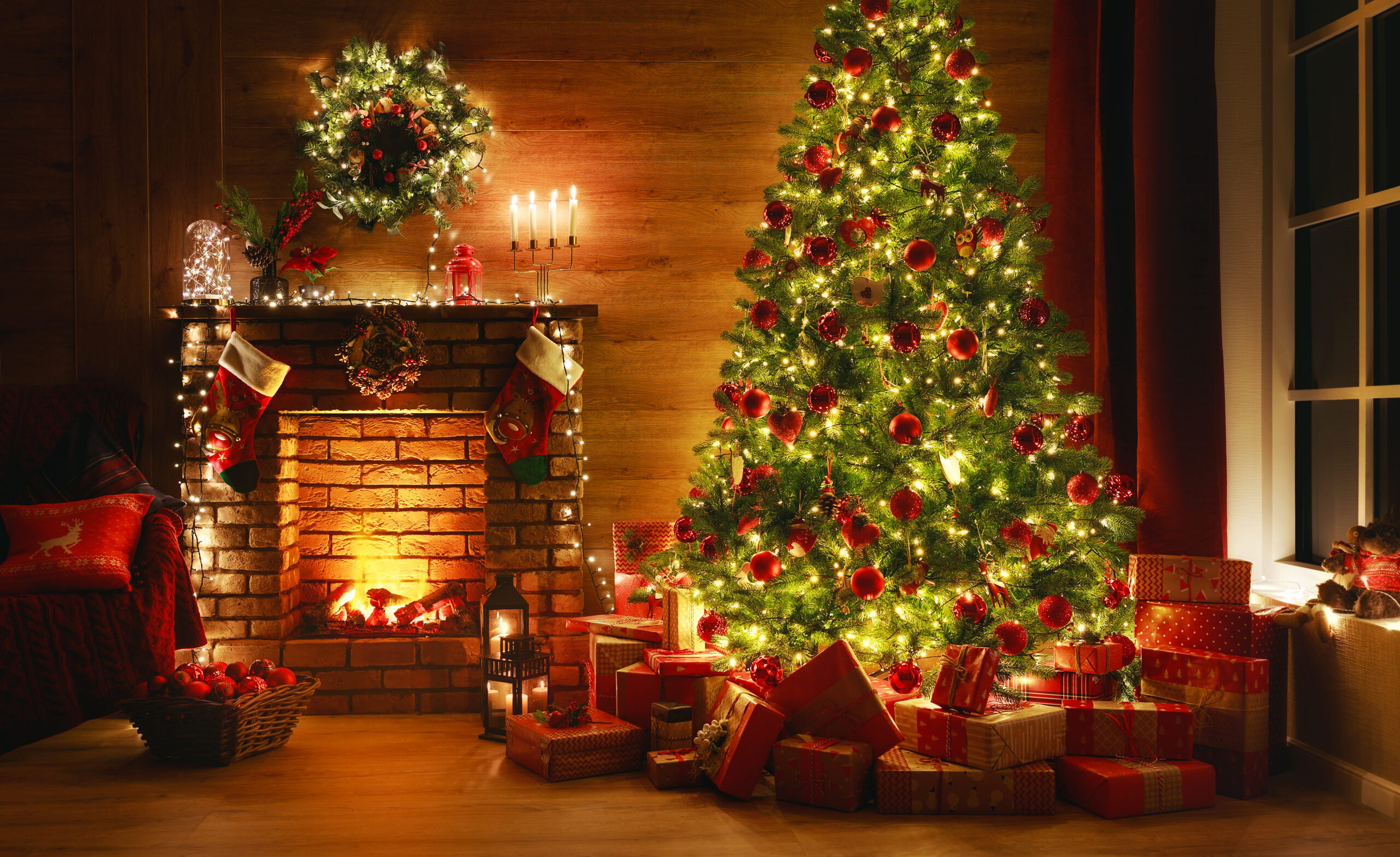 Interior,Christmas.,Magic,Glowing,Tree,,Fireplace,,Gifts,In,Dark,At