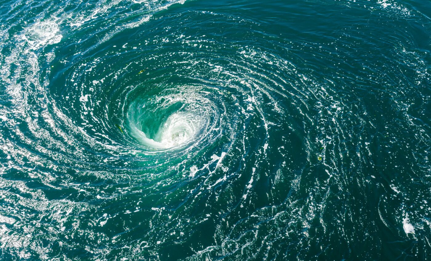 Antarctic sea-ice decline is delayed by ocean eddies