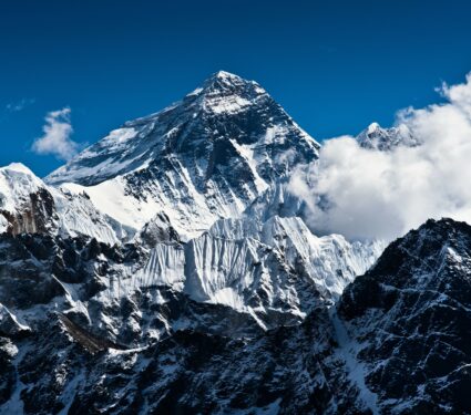 Everest.jpg