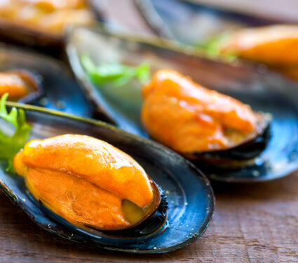 Macro,Close,Up,Of,Fresh,Steamed,Blue,Sea,Mussels.
