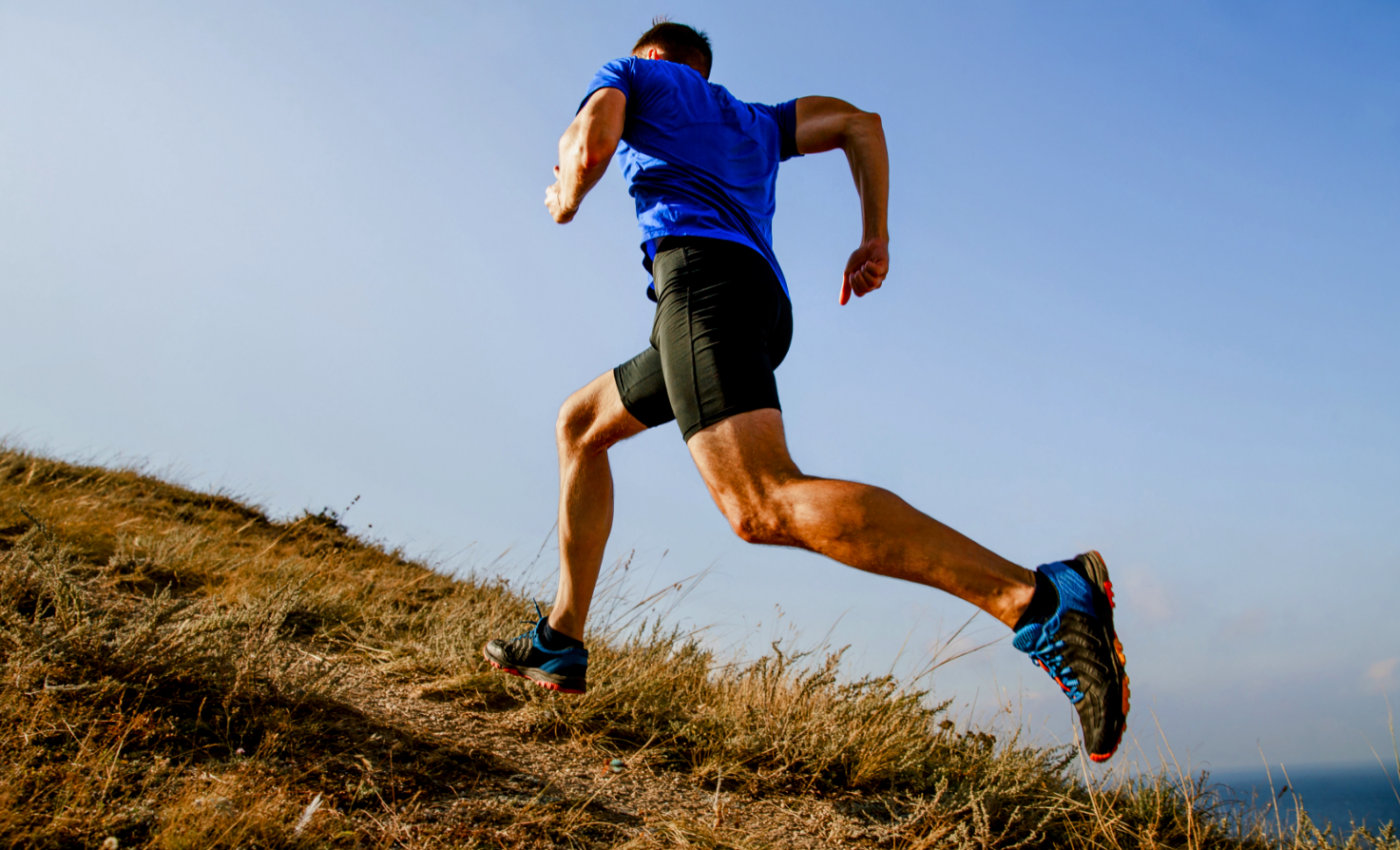 Human running speed is optimized for efficient energy use
