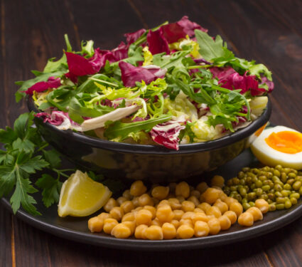 Multicolored,Vegetable,Mix,,Chickpeas,,Mung,Bean,,Egg,And,Tomato,In