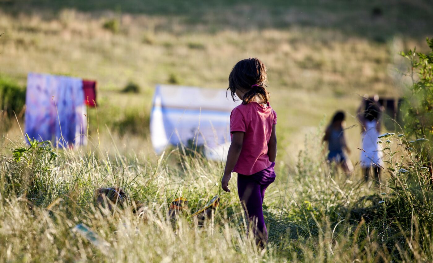 Human genomes reveal the history of past founder events