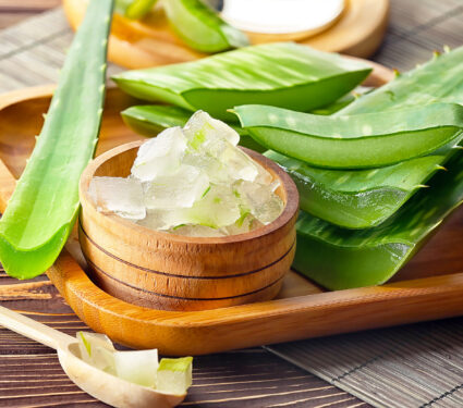 Bowl,With,Aloe,Vera,On,Wooden,Tray