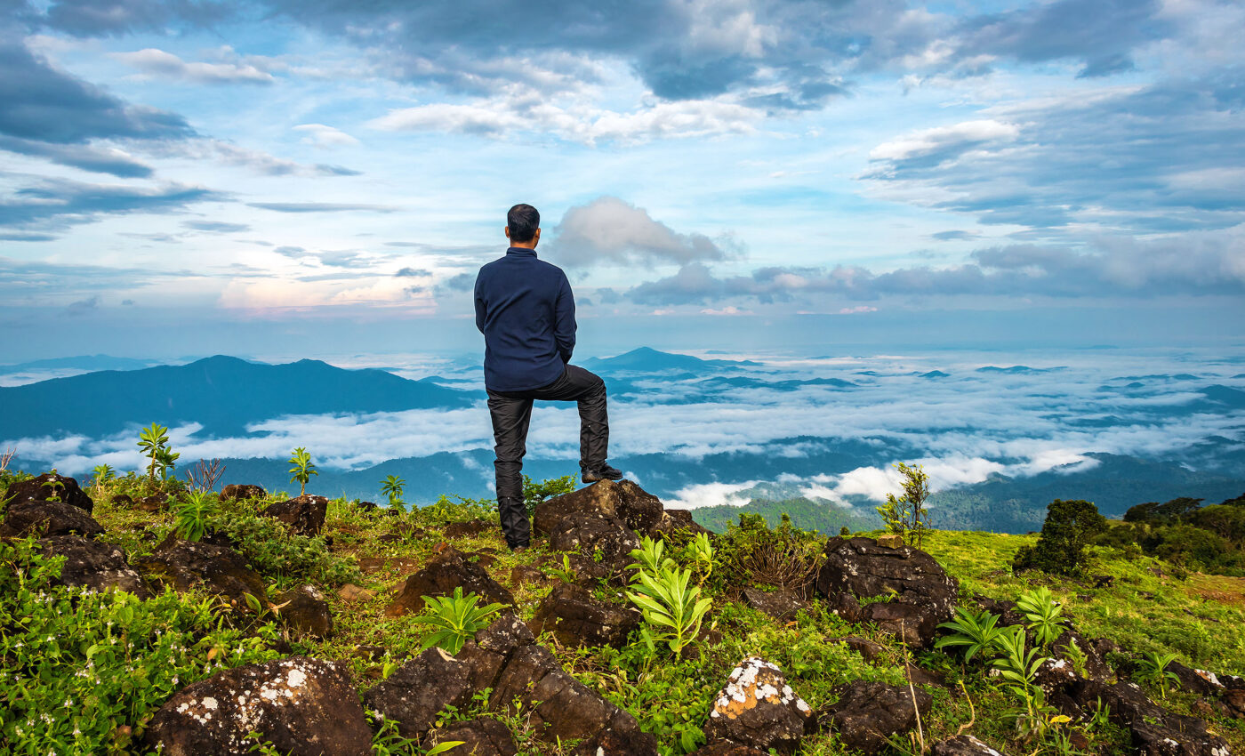 Life expectancy drops: Men in the U.S. die six years before women 