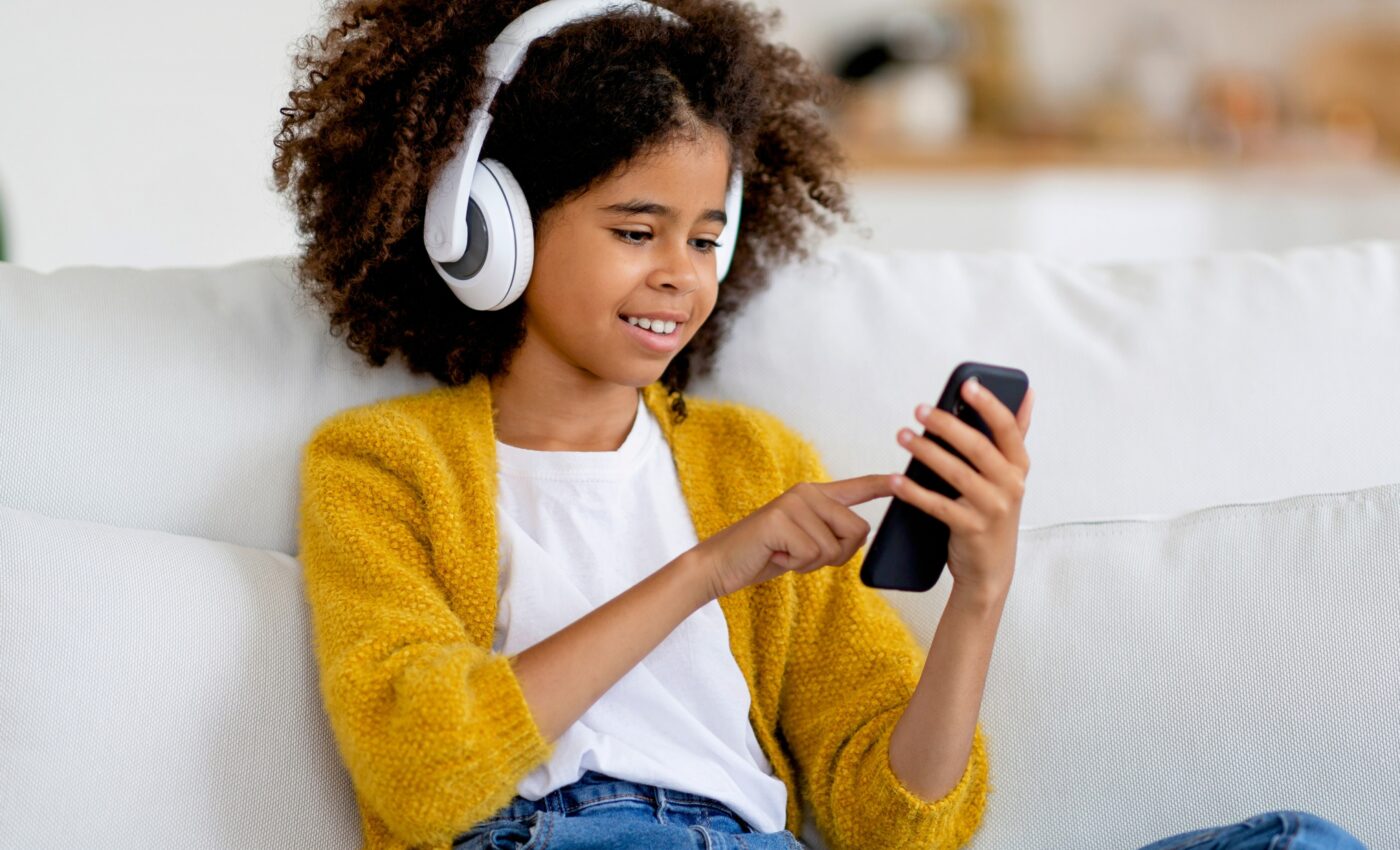 Excessive smartphone usage linked to health issues in adolescents