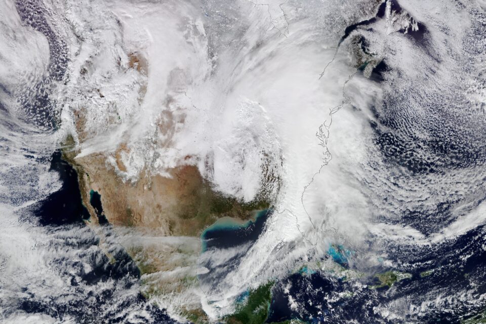 Sprawling winter storm over the United States 