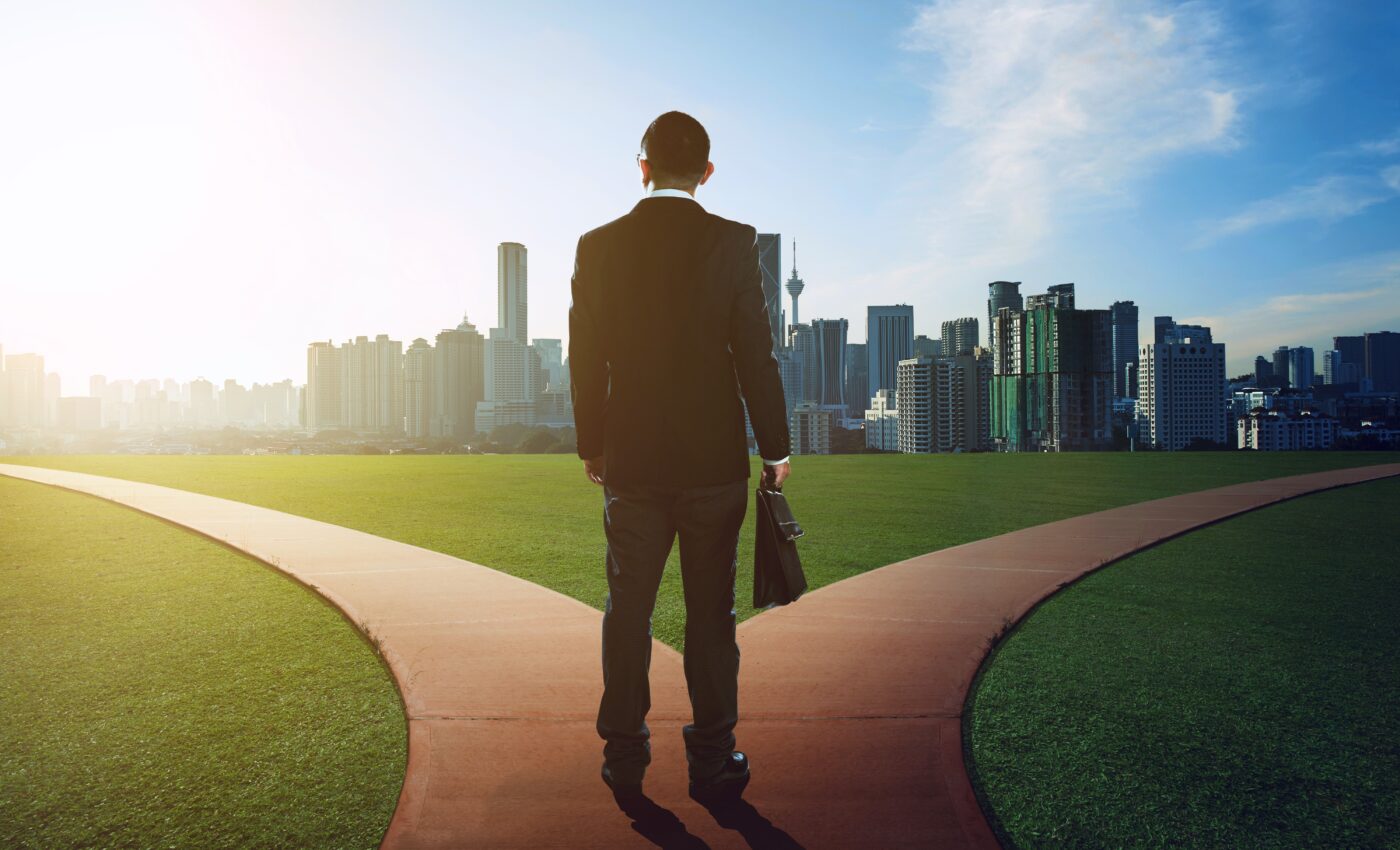 Brain cells communicate to support decision-making