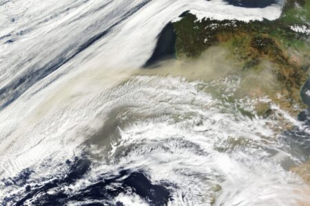 2024/03/Saharan-dust.jpg