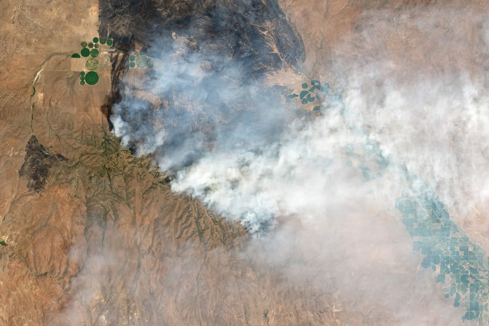 Wildfires rage in Oregon during historic heat wave