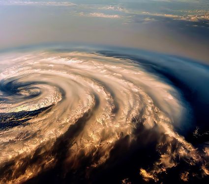 2024/07/Saharan-dust-hurricanes.jpg