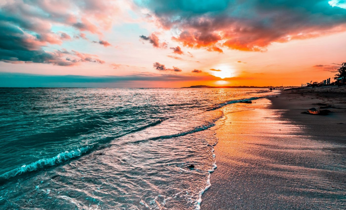 Colors of sunset and sunrise reset our circadian rhythms