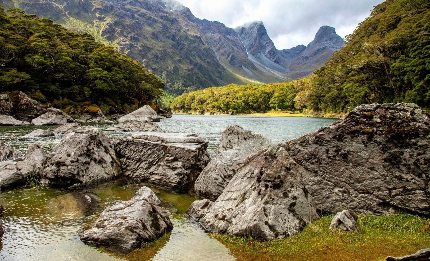Rock weathering drives further warming in the Arctic