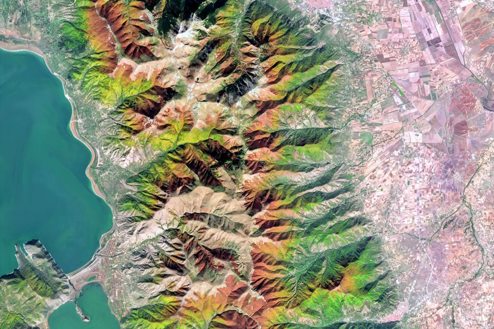 Fall colors transform Europe's landscape 