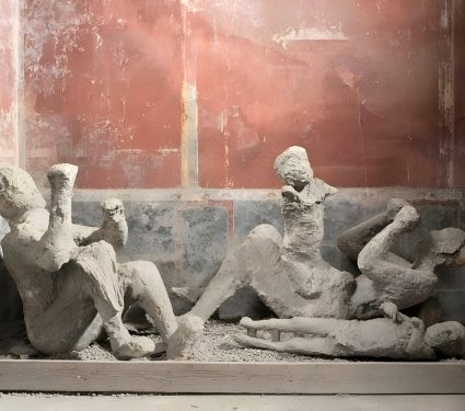 2024/11/Pompeii-victims.jpg