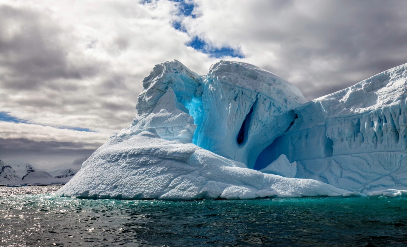 Antarctica’s largest icebergs are not linked to climate change