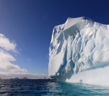 2025/01/Ice-shelf-Antarctica.jpg