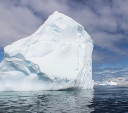 2025/01/Antarctic-ice-shelves.jpg