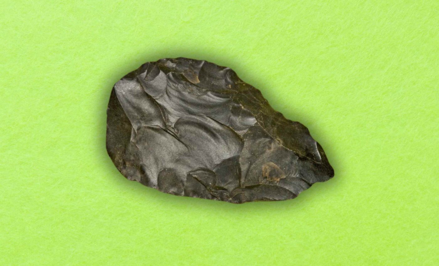 850 Paleolithic artifacts discovered with the naked eye in a desert