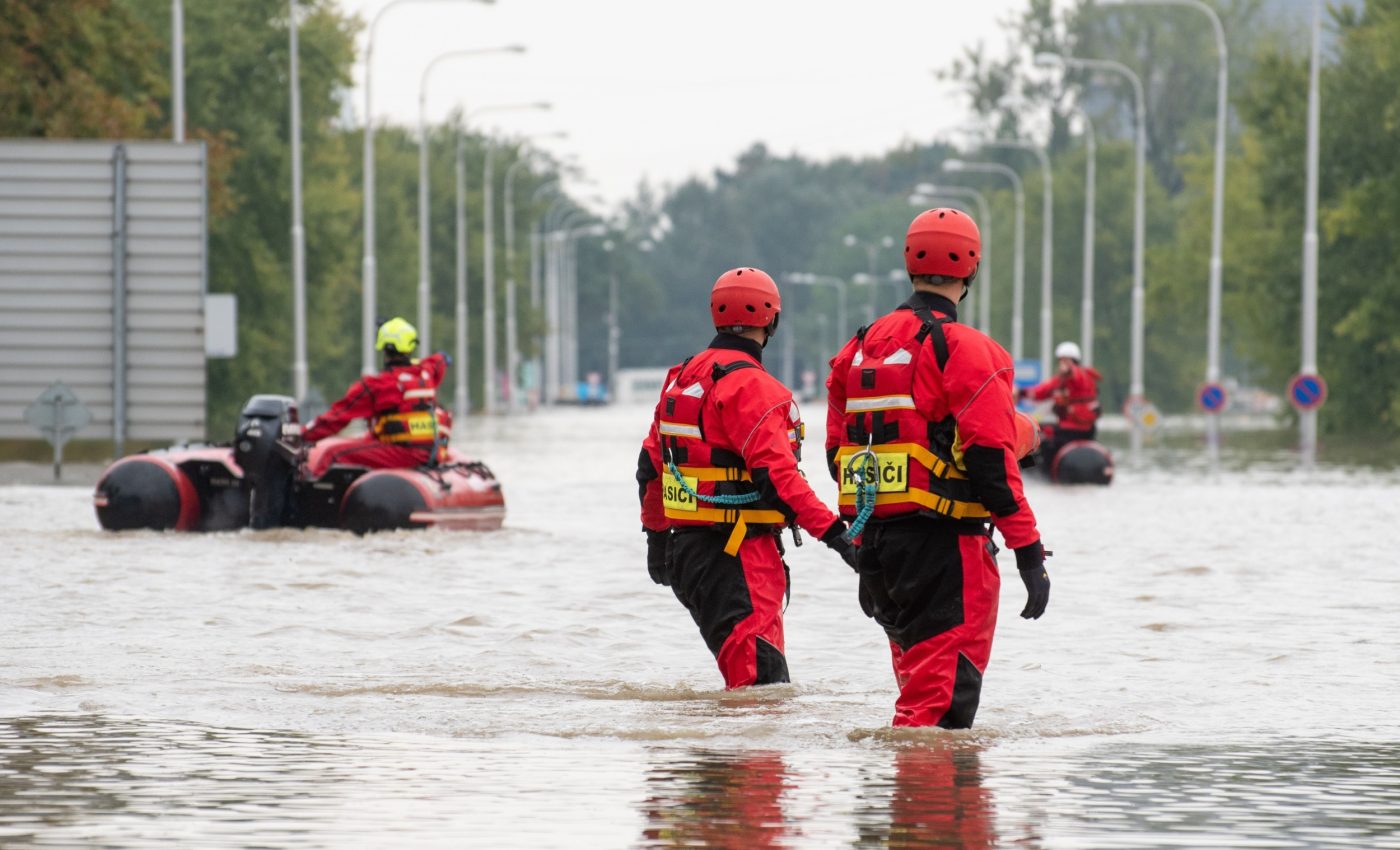 Connecting disasters to climate change drives public action