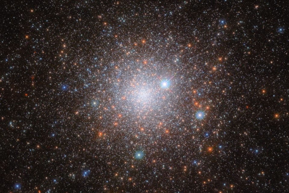 Glittering time capsule: Hubble peers into a galaxy's past