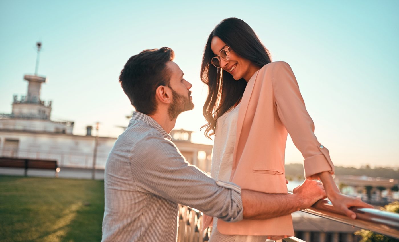 Body odor may subconsciously change how people interact