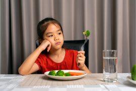 Social modeling affects our food choices