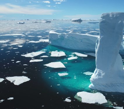 2025/08/antarctica-climate.jpg