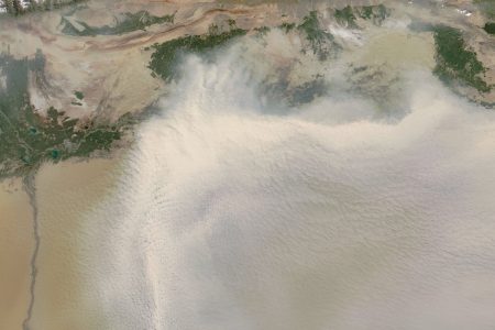 2025/09/Tarim-Basin-dust.jpg
