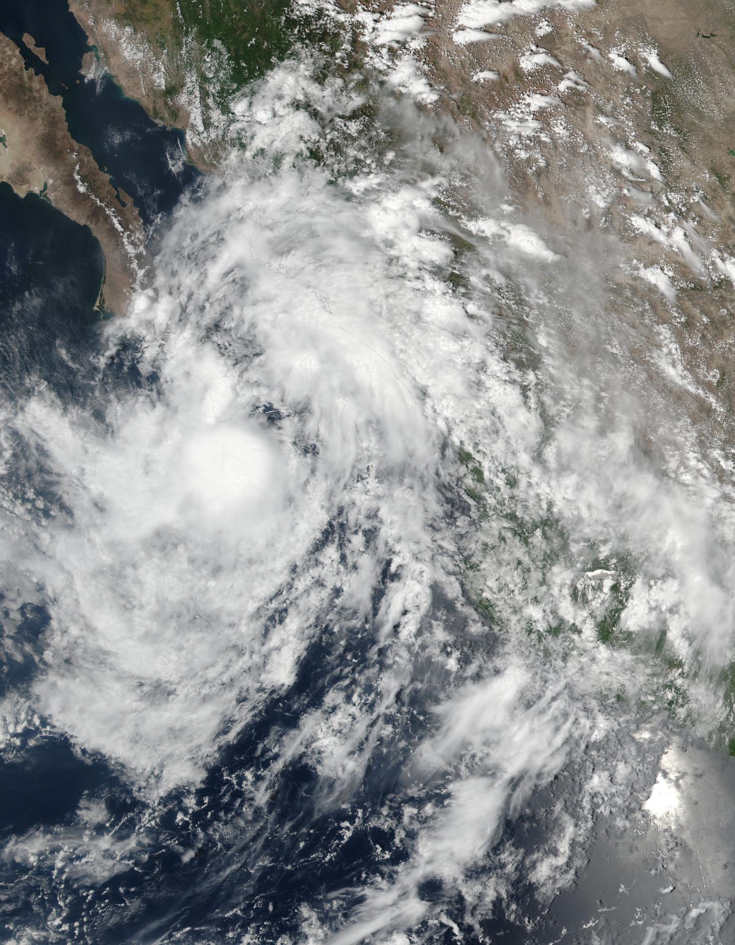 Tropical Storm Javier skims Baja California
