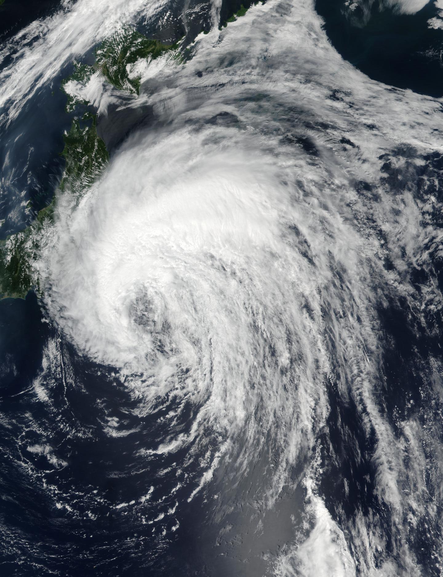 Tropical Storm Omais continues to weaken over Japan
